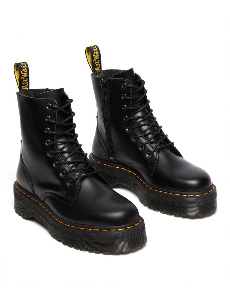 Stivali Dr. Martens platform, colore nero da donna