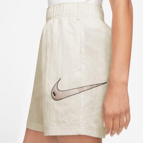 Pantaloncini Nike Swoosh donna bianchi