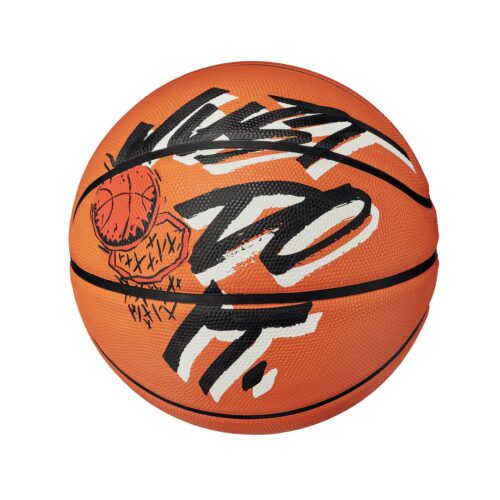 Nike pallone da basket dei PlayGround con scritta Just do It, colore arancione nero e bianco