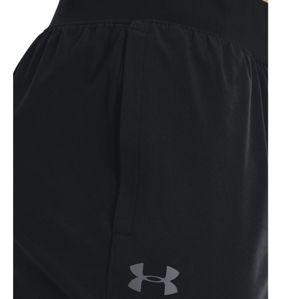 Under Armour pantaloni neri in tessuto elasticizzato