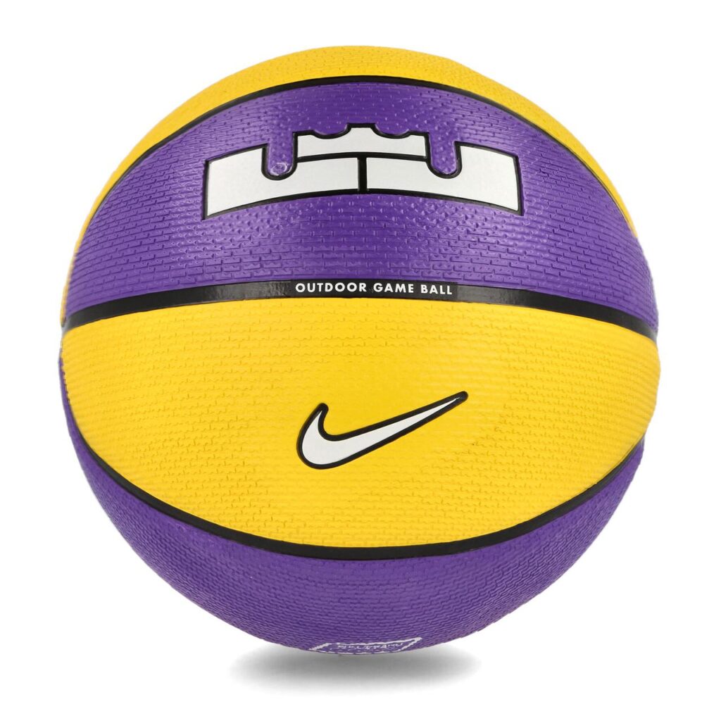 Nike Lebron Playground 8P Ball