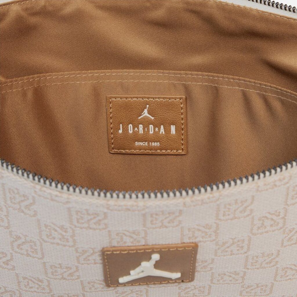 Jordan Pochette Monogram '23' Allover - Beige - immagine 4