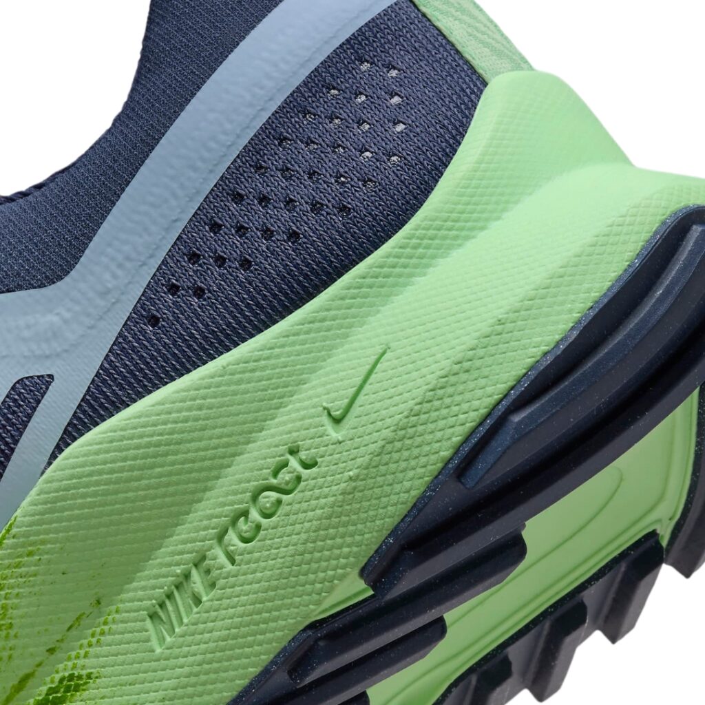 Nike Pegasus Trail 4 - Thunder Blue/Chlorophyll/Light Blue - immagine 3