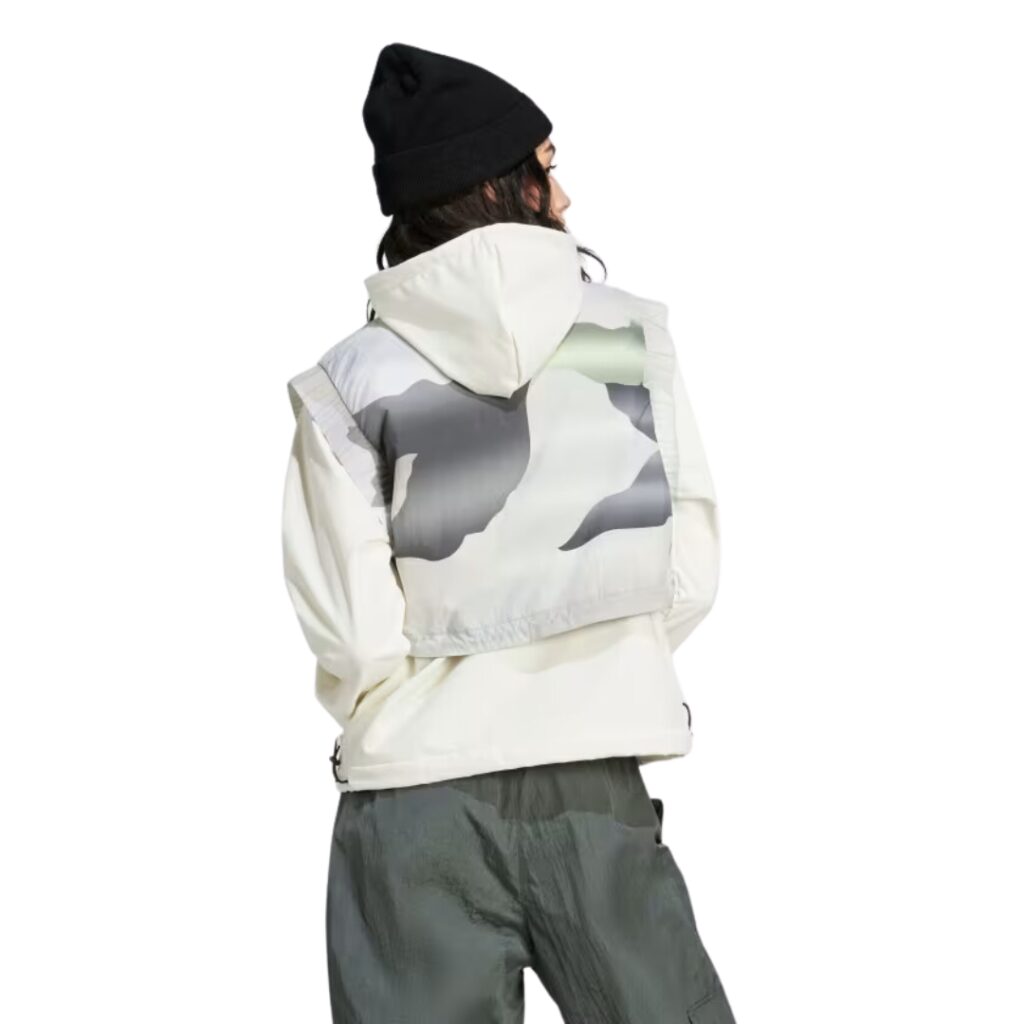 Adidas Giacca Senza Maniche City Escape Camo Print Crop - Legend Ivy/Carbon - immagine 3