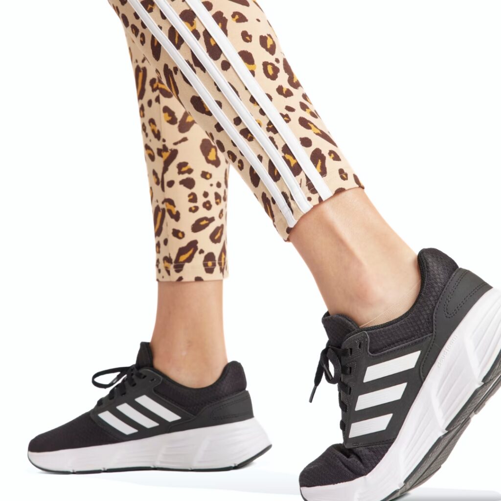 Adidas Leggings 3-Stripes Con Stampa Animalier - Beige/Shadow Brown - immagine 3