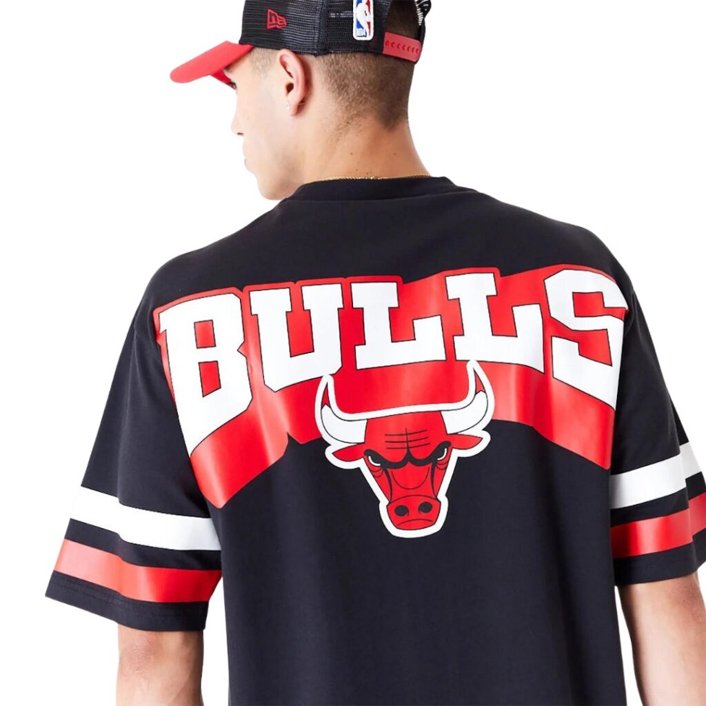 New Era T-Shirt Oversize Con Grafica Chicago Bulls - Black - immagine 2