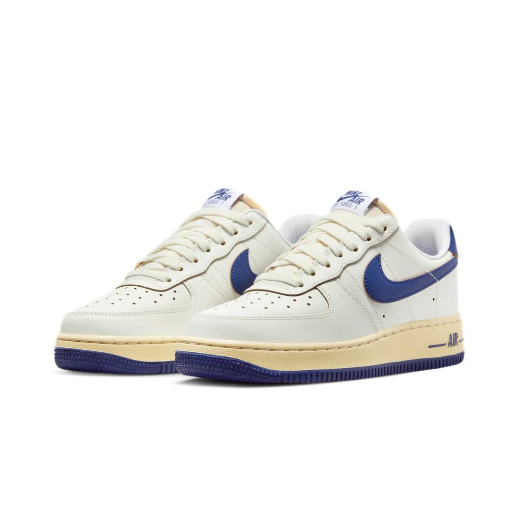 Nike Air Force 1 '07 - Sail/Pale Vanilla/Gold Suede/Deep Royal Blue - immagine 2