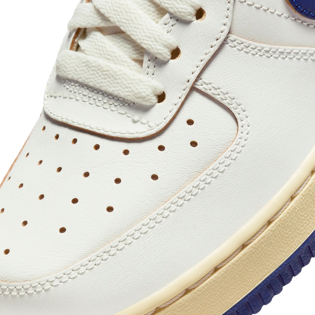 Nike Air Force 1 07 deep royal blue