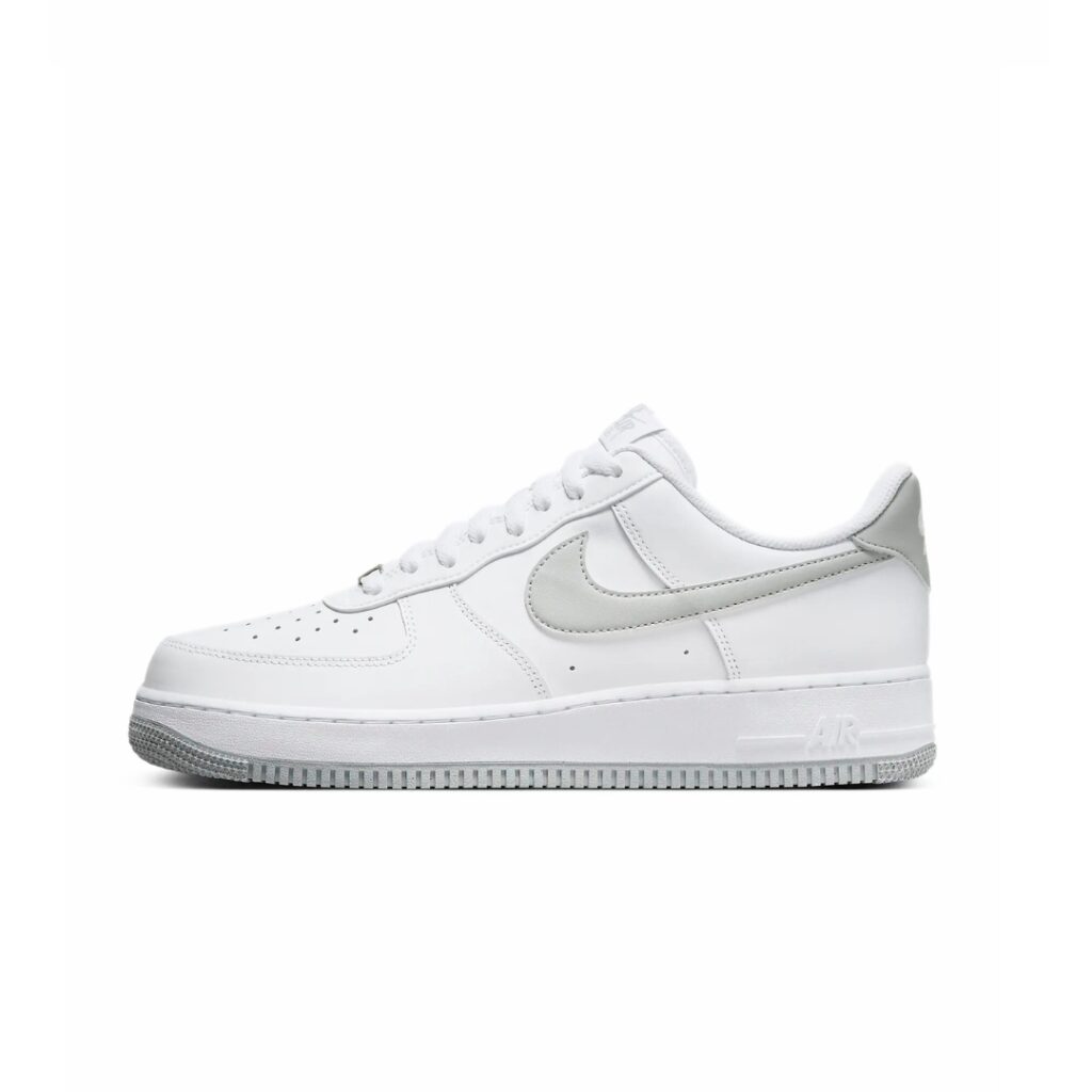 Nike Air Force 1 '07 - White/Light Smoke Grey