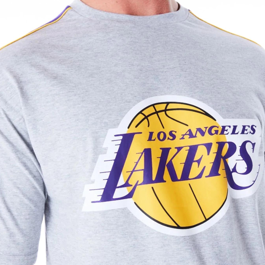 New Era T-Shirt Oversize LA Lakers NBA Panel - Ice/Grey - immagine 2