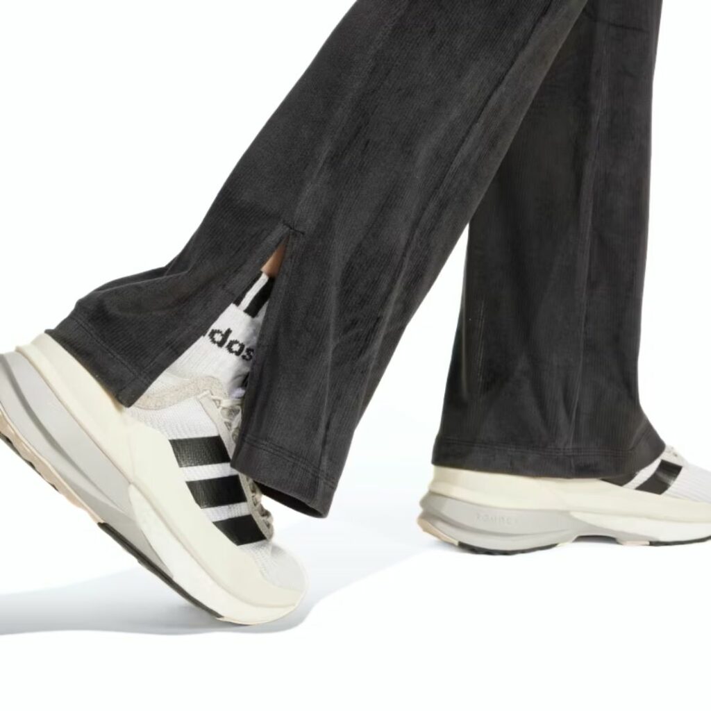 Adidas Tiro Leggings Svasati 3-Stripes In Velluto - Black - immagine 4