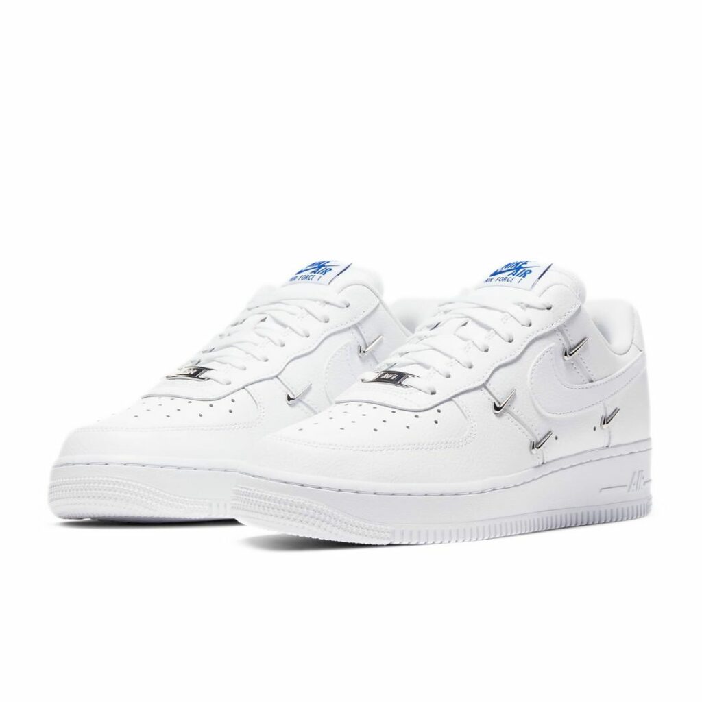 Nike Air Force 1 '07 LX - White/Hyper Royal/Black - immagine 2