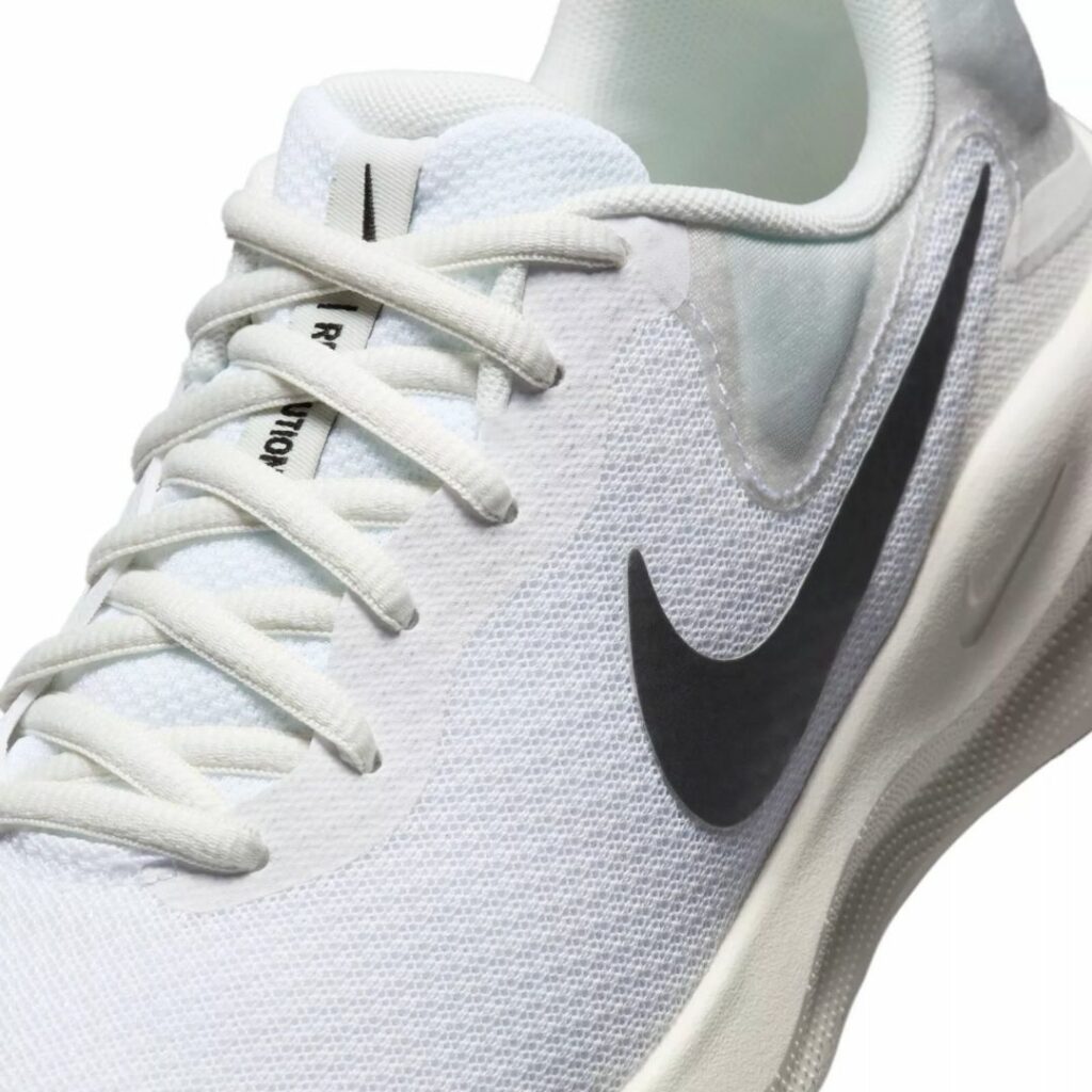 Nike Revolution 7 - White/Metallic Silver/Sail - immagine 5