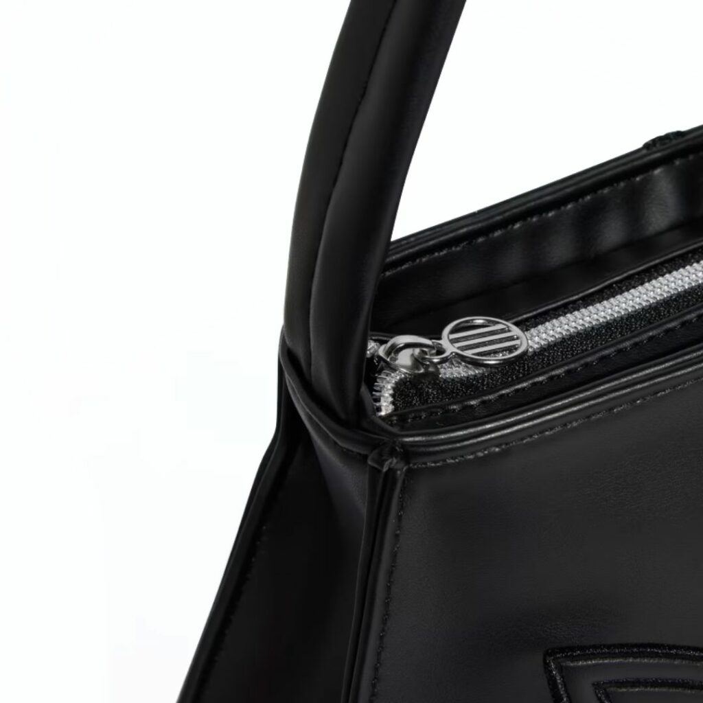 Adidas Borsa A Tracolla Polyurethane Outline Trefoil - Black - immagine 4