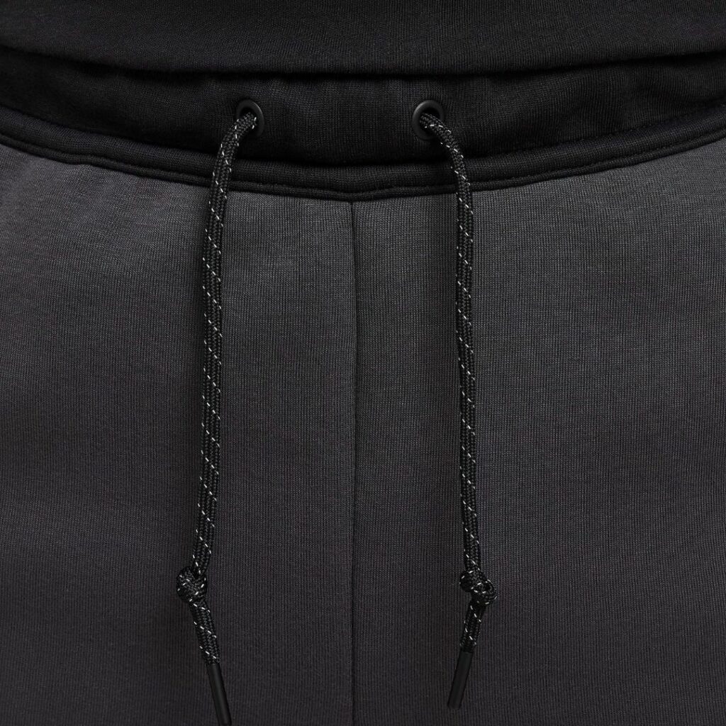 Nike Tech Fleece Joggers - Black/Green Strike - immagine 3