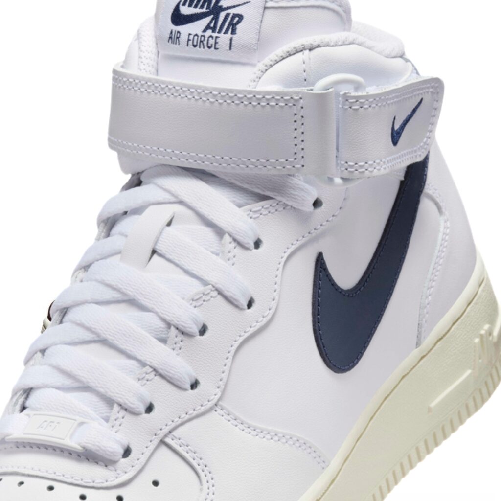 Nike Air Force 1 '07 Mid - White/Coconut Milk/Metallic Gold/Midnight Navy - immagine 4