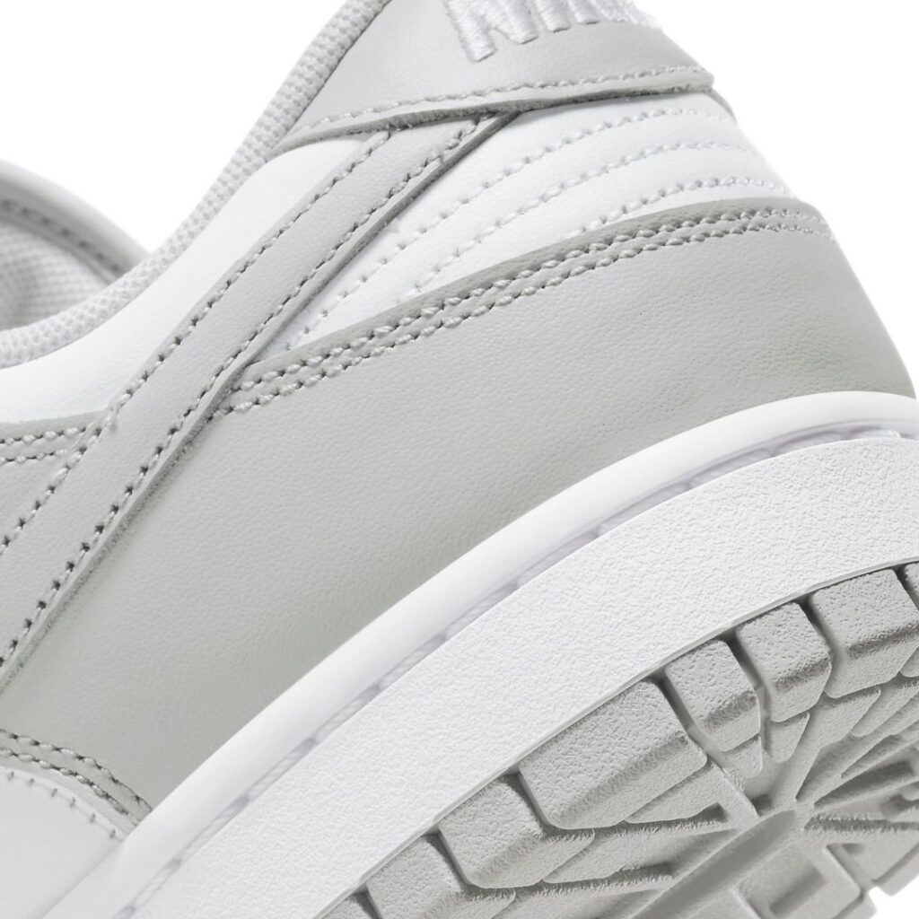 Nike Dunk Low Retro - White/Grey Fog - immagine 5