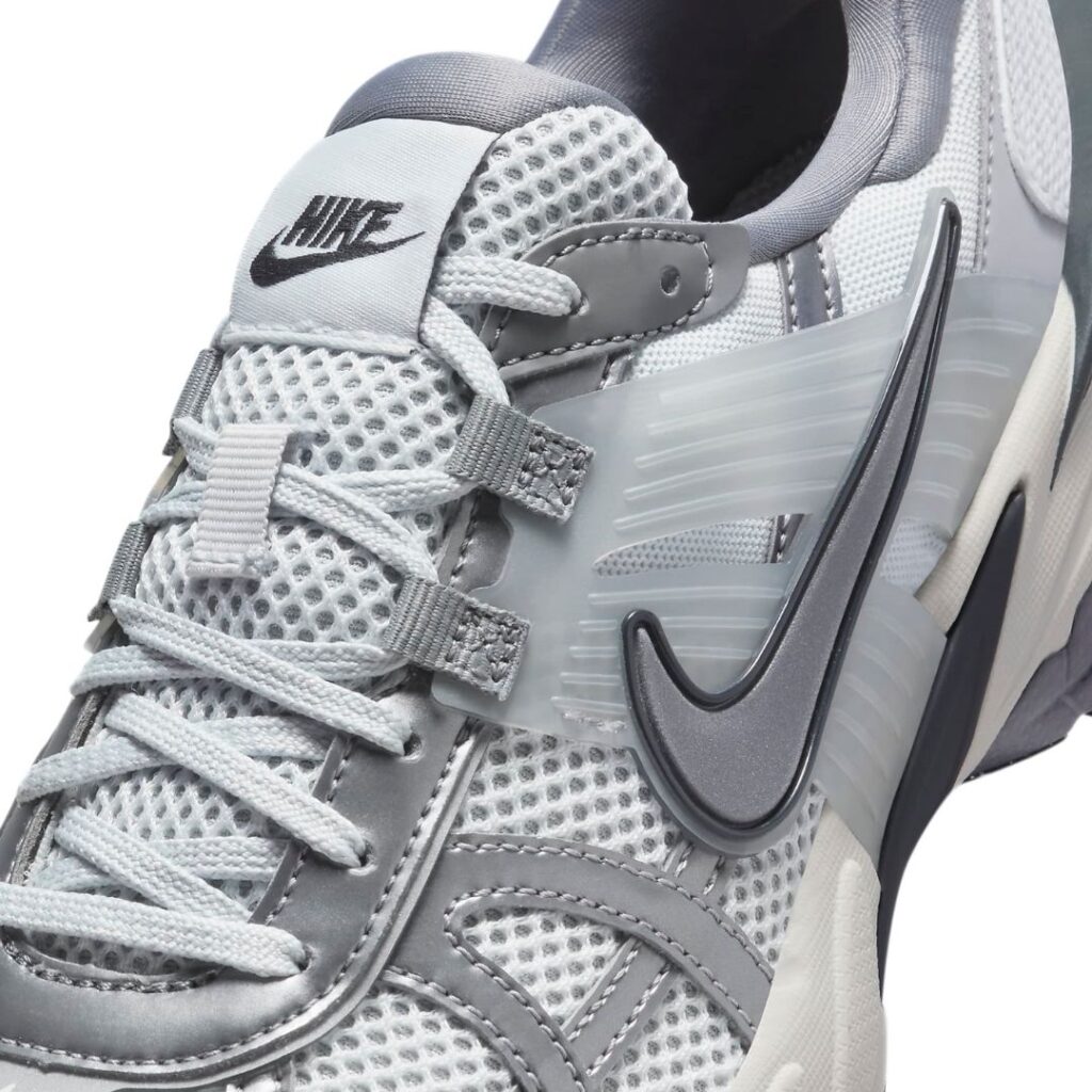 Nike V2K Run - Pure Platinum/Grey/Metallic Cool Grey - immagine 4