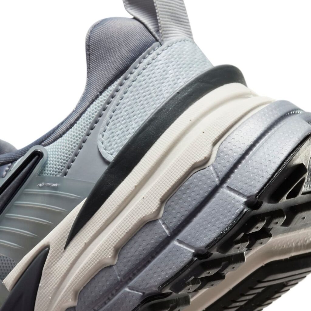 Nike V2K Run - Pure Platinum/Grey/Metallic Cool Grey - immagine 5