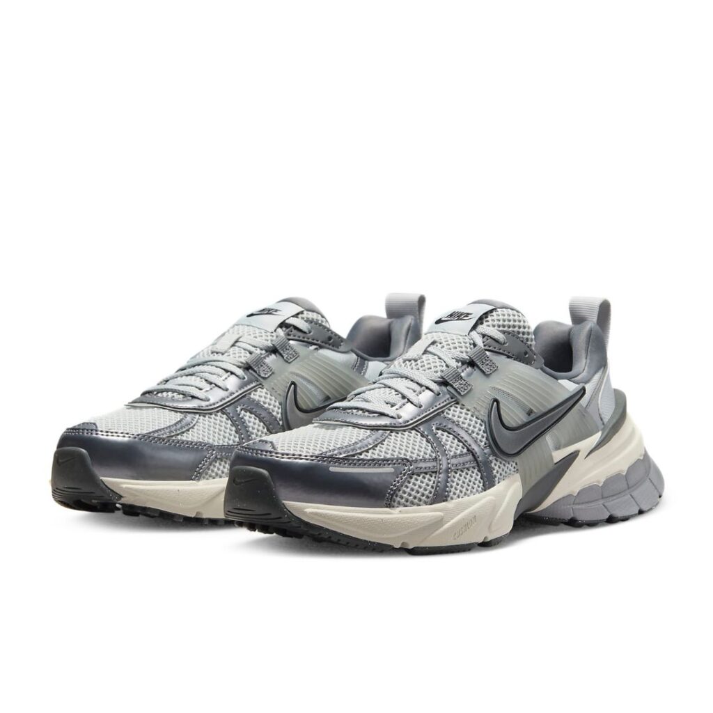 Nike V2K Run - Pure Platinum/Grey/Metallic Cool Grey