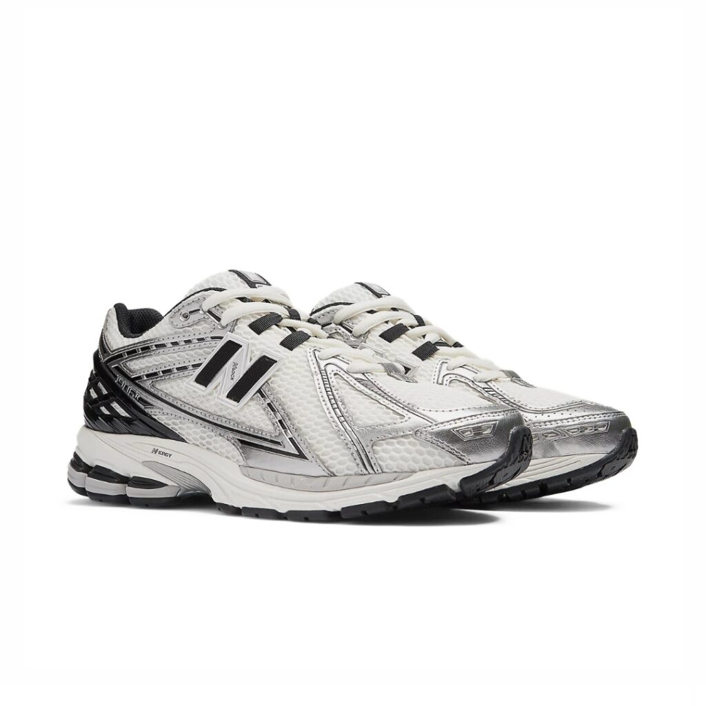 New Balance 1906 - Silver Metallic/Black/Sea Salt