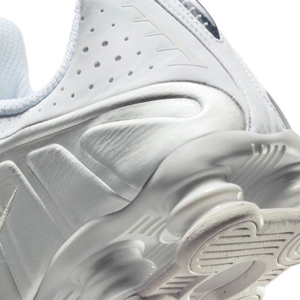 Nike Shox R4 - White/Metallic Silver - immagine 5