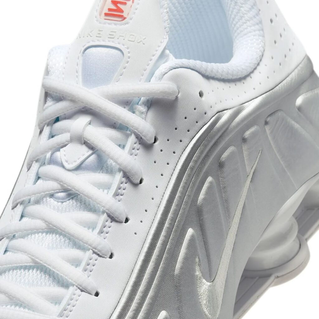 Nike Shox R4 - White/Metallic Silver - immagine 4