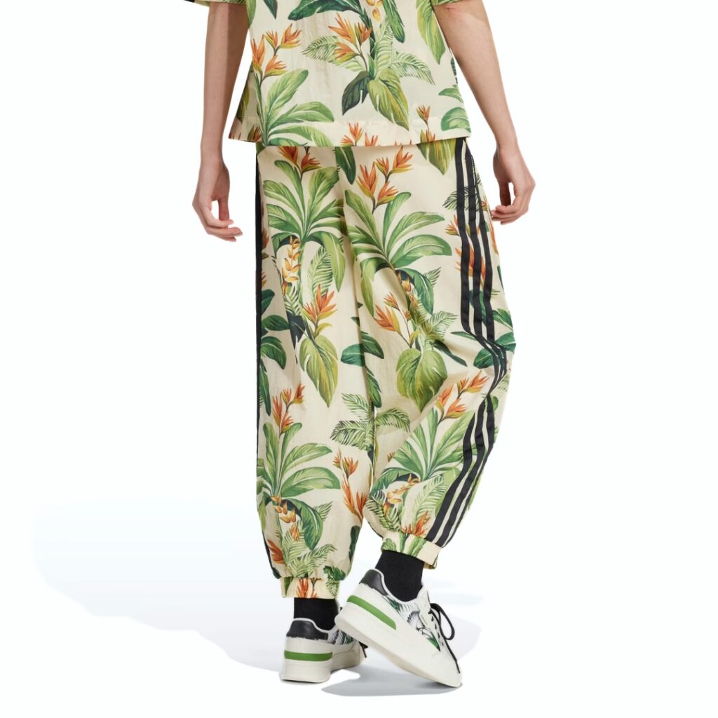 Adidas x Farm Rio Pantaloni - Cream White/Gold/Semi Flash Green - immagine 3