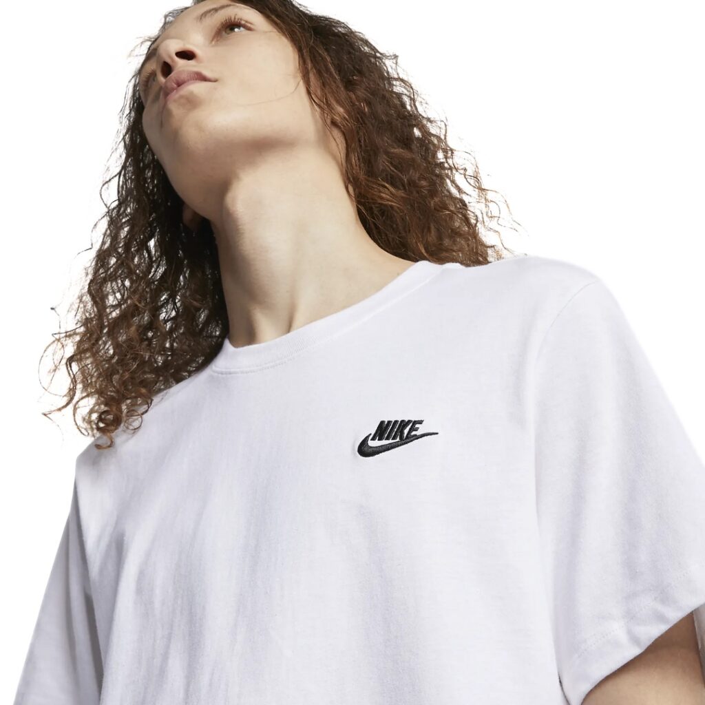Nike Sportswear Club T-Shirt - White/Black - immagine 2