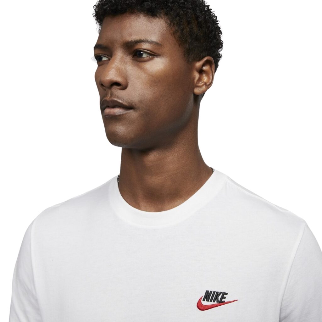 Nike Sportswear Club T-Shirt - White/Gym Red - immagine 4