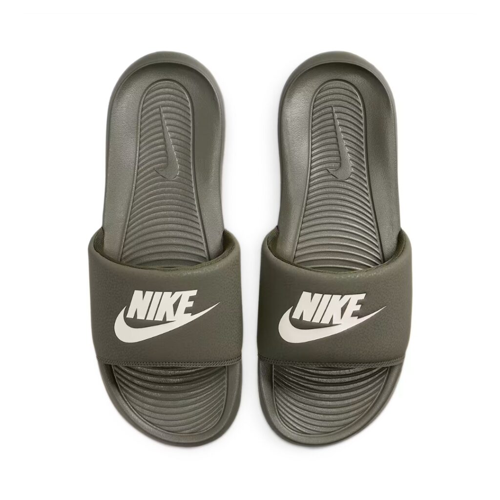 Nike Victori One Cargo Khaki/Cargo Khaki/Sail - immagine 2