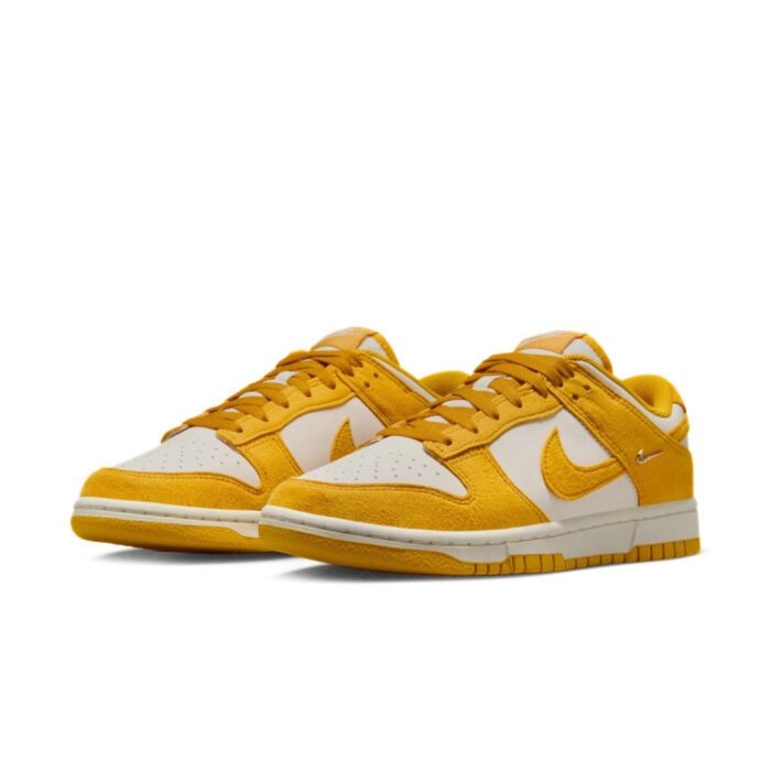 Nike Dunk Low - Pale Ivory/Sail/Metallic Gold/Dark Sulfur