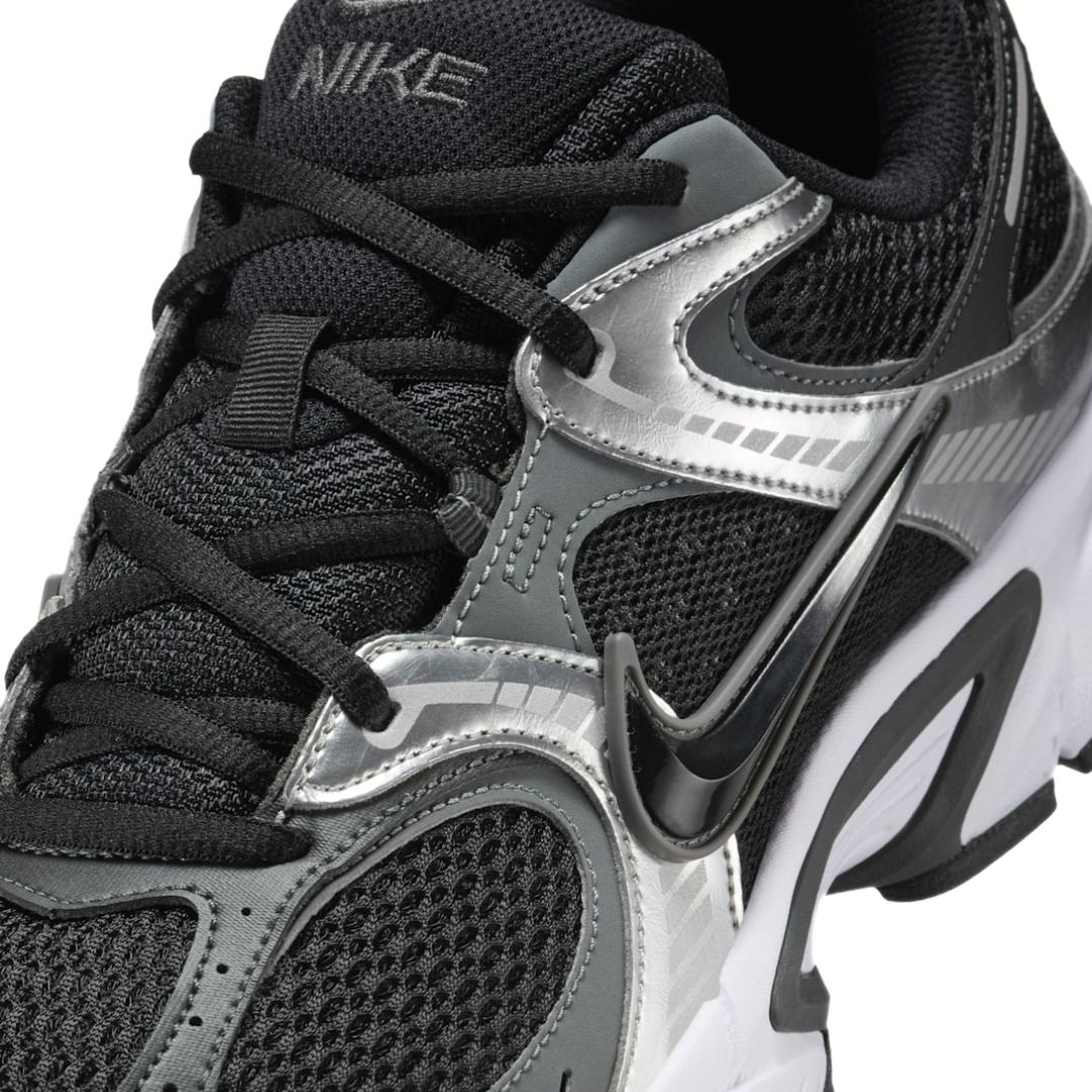 Nike V5 RNR - Black/Anthracite/Smoke Grey - immagine 3